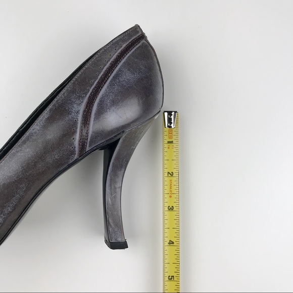 Stephane Kelian Gray Gothic Pointy Toe Pumps - Picture 7 of 7